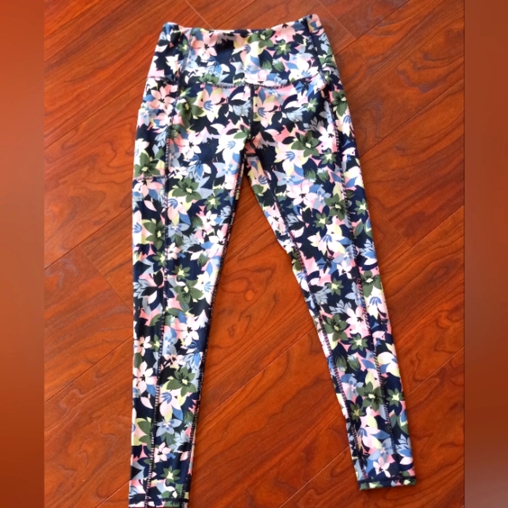 VERA BRADLEY ROSA CAMO HIGH WAISTED LEGGINGS